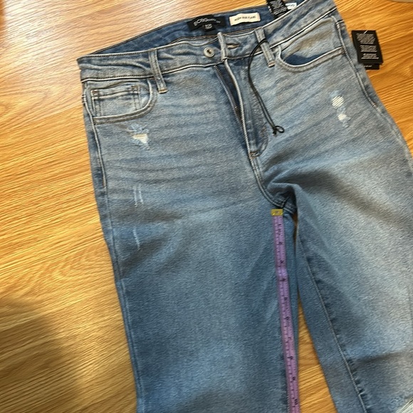 High-rise flare jeans - Picture 6 of 6